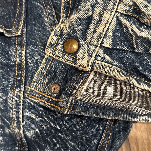 The Boss Vintage 80’s Blue Denim Jacket, Acid Wash. Cropped. Puff arms. Small - Picture 8 of 10